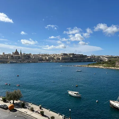 Luxurious Tigné Seafront Escape