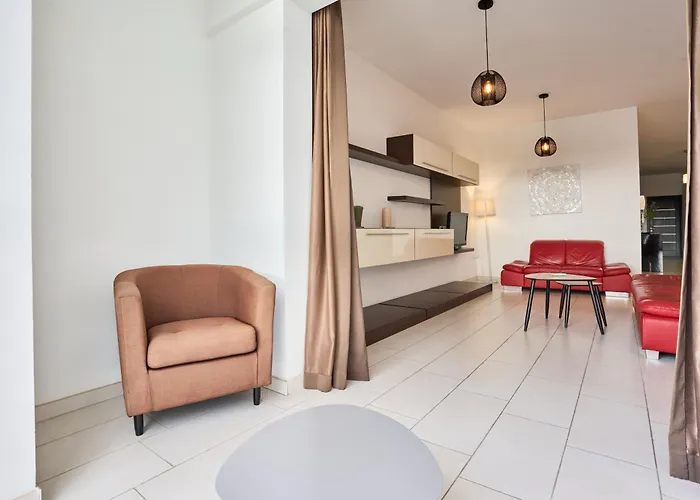 Апартаменты Luxurious Tigne Seafront Escape *